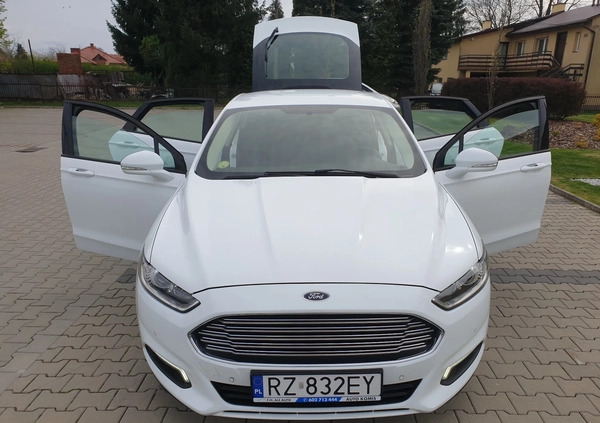 Ford Mondeo cena 49900 przebieg: 164265, rok produkcji 2017 z Rzeszów małe 781